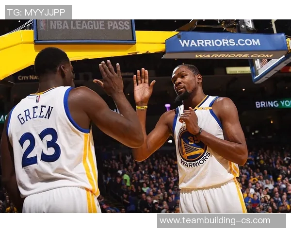 杜兰特与诺维斯基的传奇对决：两位巨星的巅峰时刻与篮球智慧碰撞