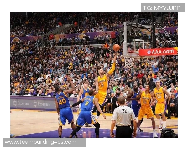 湖人勇士2009年对决回顾：经典比赛瞬间与球星表现分析