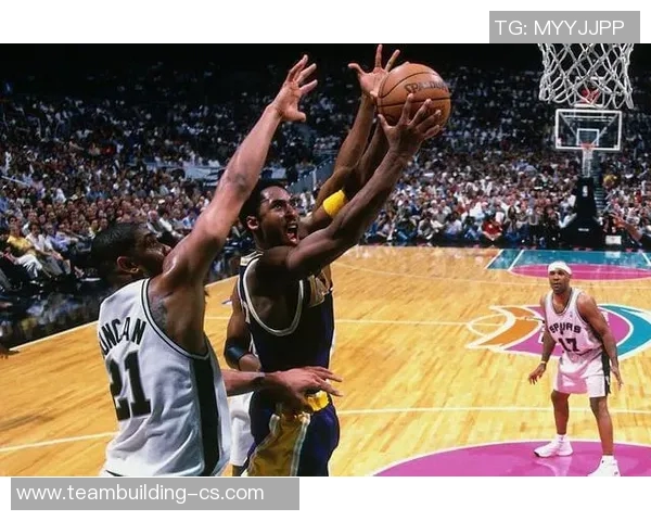 科比在01赛季对阵马刺的精彩表现与历史意义分析