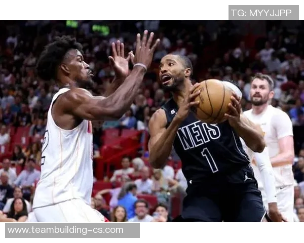 迈阿密热火与布鲁克林篮网激战正酣谁能在季后赛中笑到最后