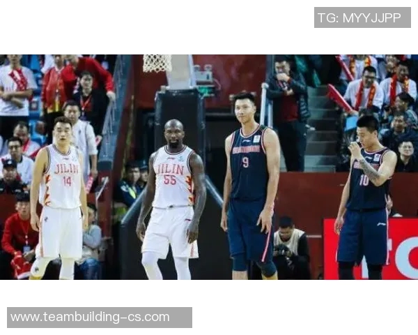 卓尔与建业激战正酣比分悬念迭起引发球迷热议